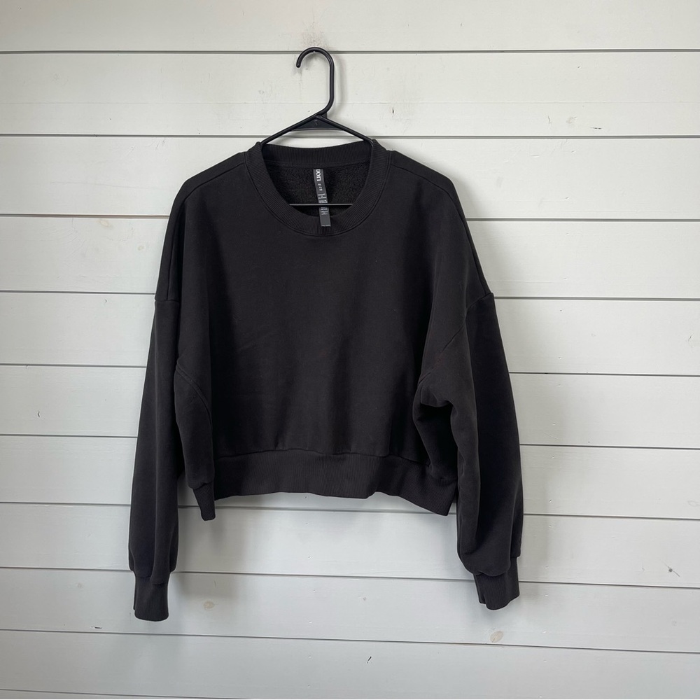 Vuori restore mini crewneck sweatshirt black women’s size XL